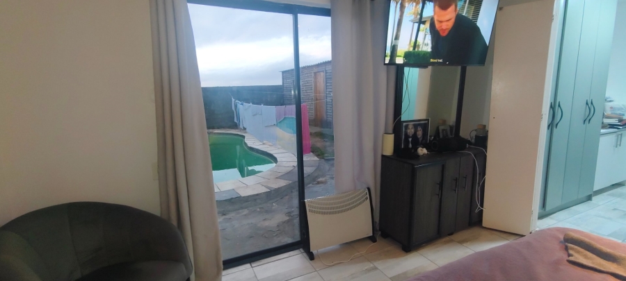 3 Bedroom Property for Sale in Strandfontein Village Western Cape